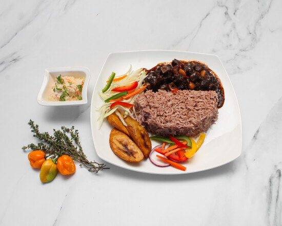 Oxtail with rice and peas